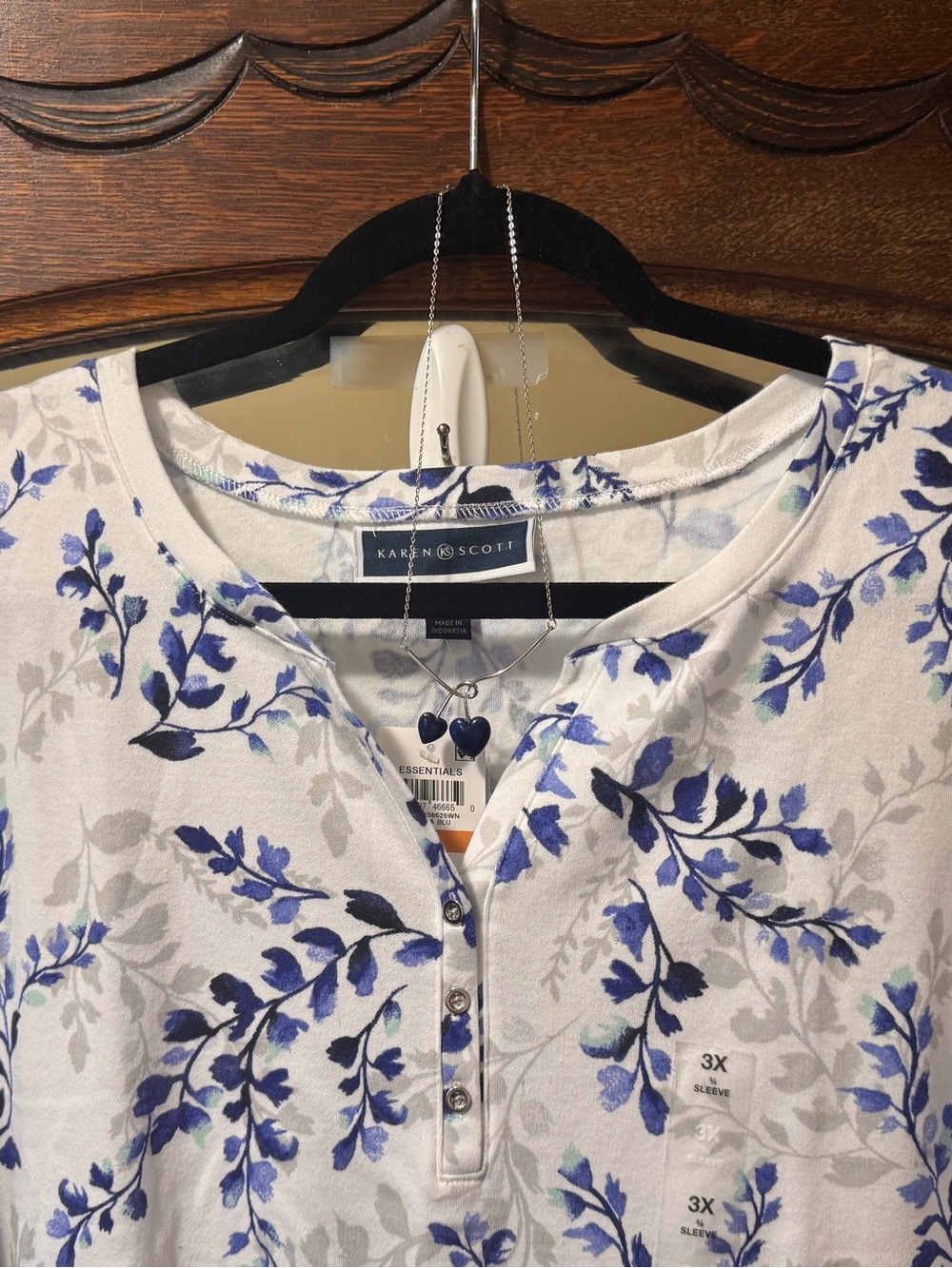 NWT Karen Scott Henley with Blue Botanical Print
